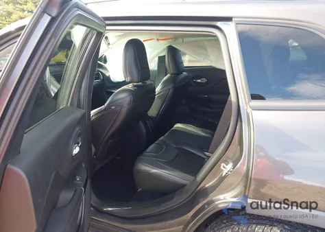 2019 Jeep Cherokee Altitude 4X4 z USA, uszkodzony, nr VIN 1C4PJMLB4KD477588